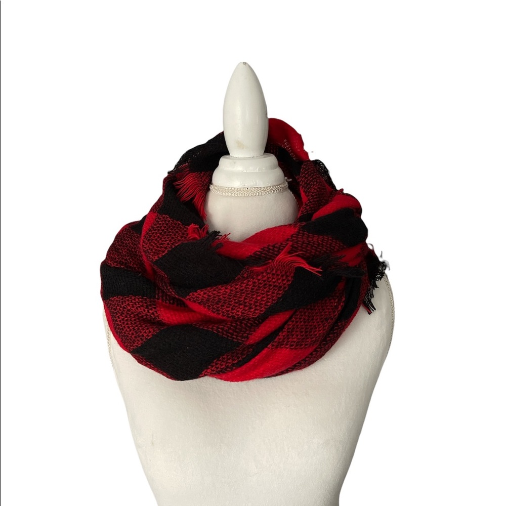 Oversized Buffalo plaid scarf